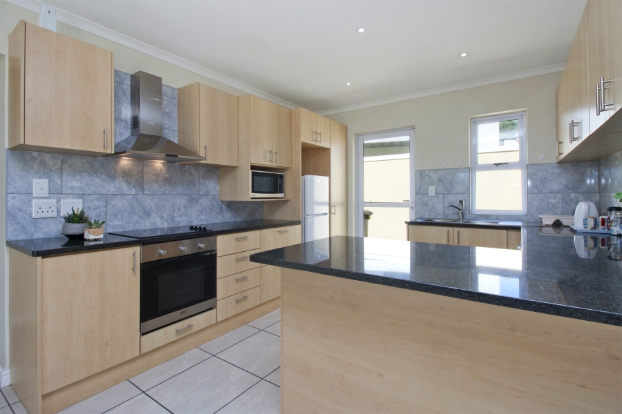 To Let 3 Bedroom Property for Rent in Bluewater Estate Western Cape